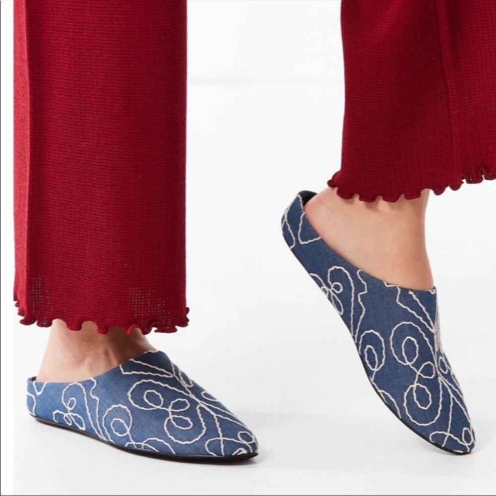 Urban Outfitters Mules Denim Blues Embroidered Slippers Slip-on Flats Babouche